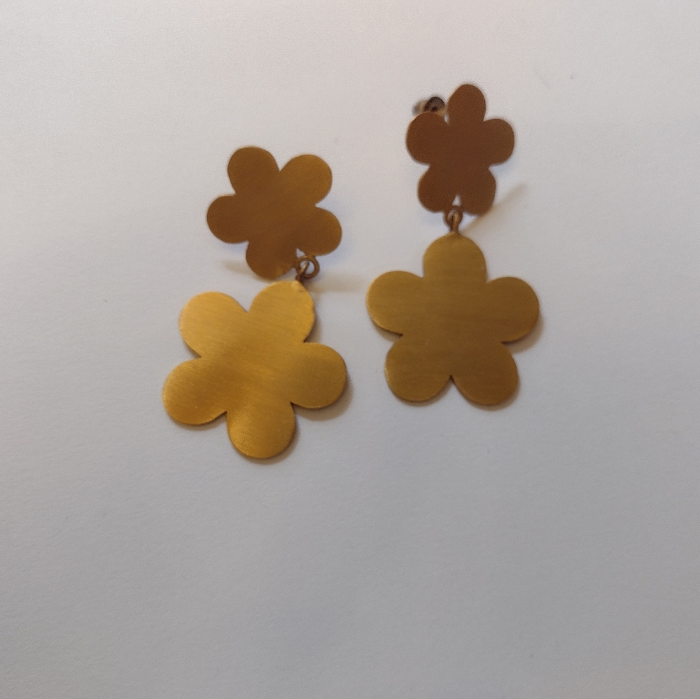 Flower earrings!🌻